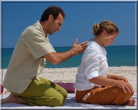 Shoulder massage at the beach