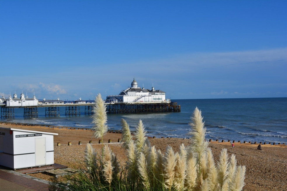 Eastbourne seafront pier and beach photo by Katerina Kalchenko